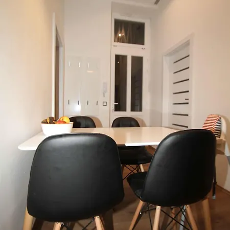 Katona * Budapest