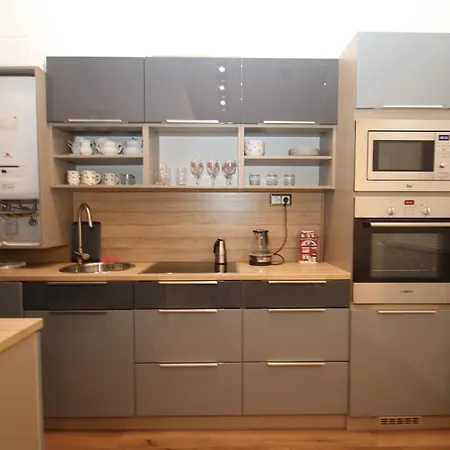 Katona *